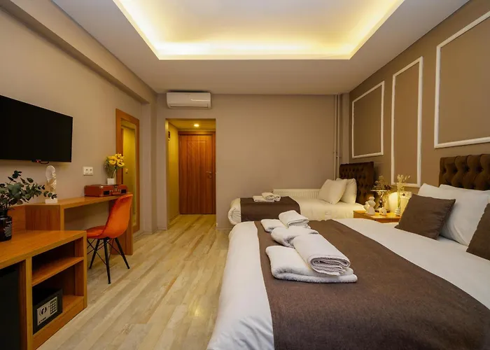 The Grand Baazar Hostel *