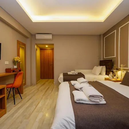 The Grand Baazar Hostel *